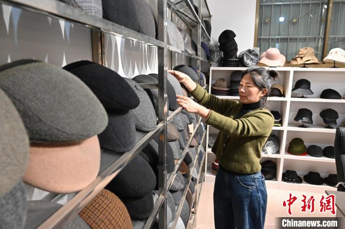 星欧平台官网：河北昌黎：制帽订单加工忙