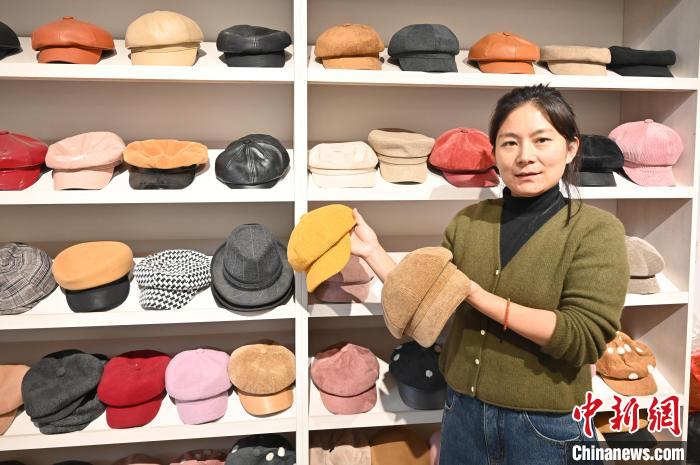 星欧平台官网：河北昌黎：制帽订单加工忙